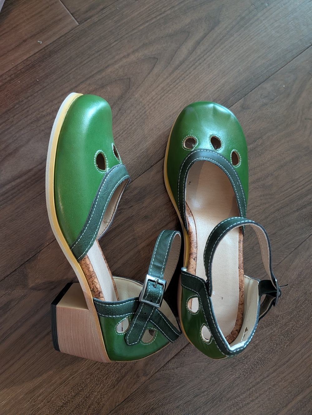 Mary Jane Cutout Ankle Buckle Strap Block Heel Sandals | Size 38 (7) | Green - Picture 9 of 15